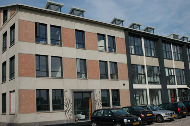 Vooraanzicht verzamelgebouw van Het Blushuis